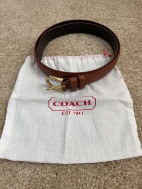 Vintage COACH Brown Leather Women’s Belt with Brass Buckle and Dust Bag